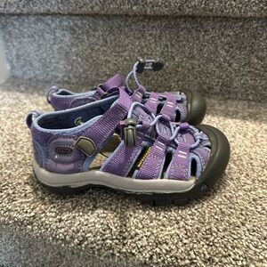 Girls size 11 Keen Sandals